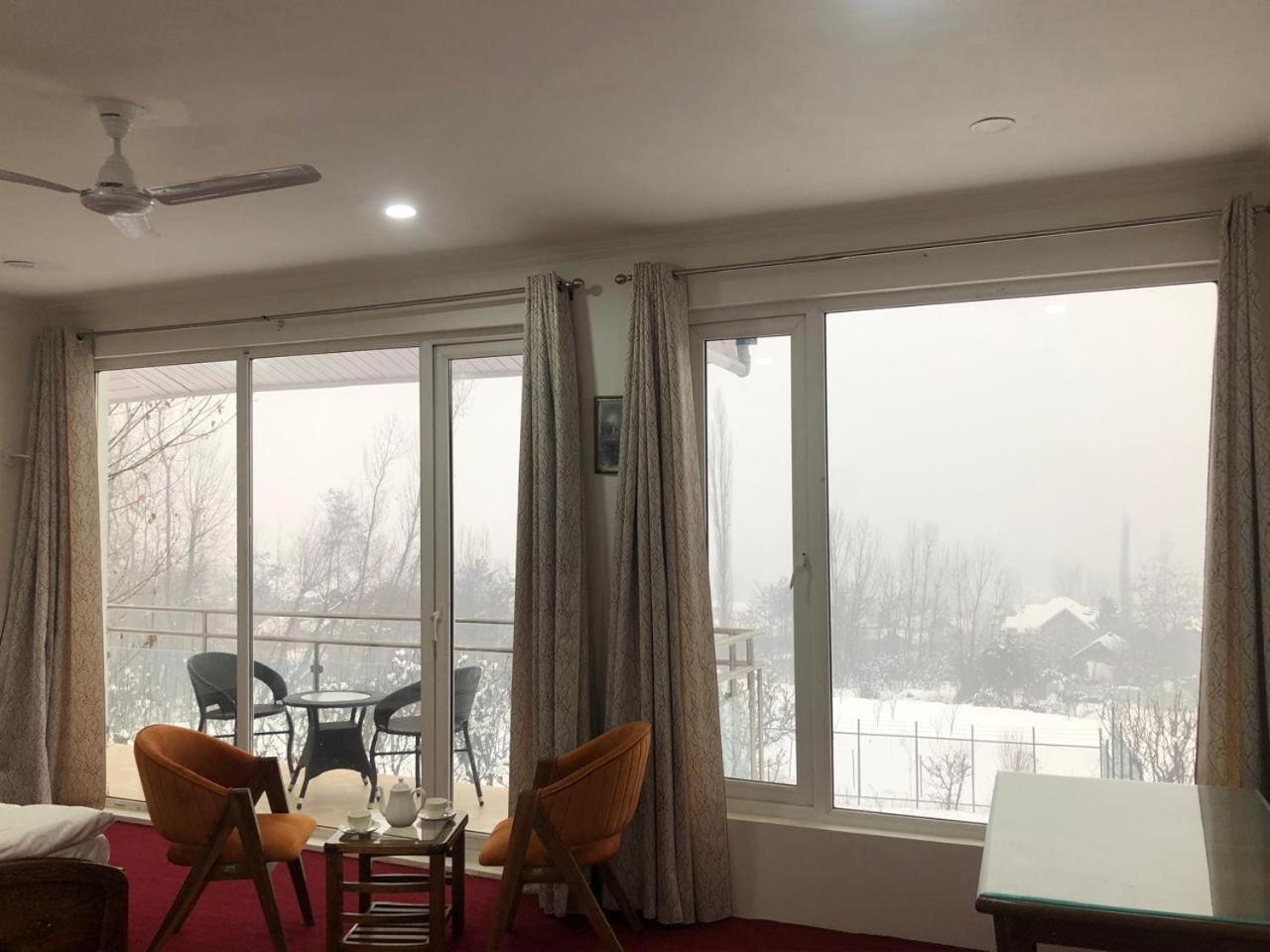 Lodge Sahil View Srinagar (Jammu and Kashmir)