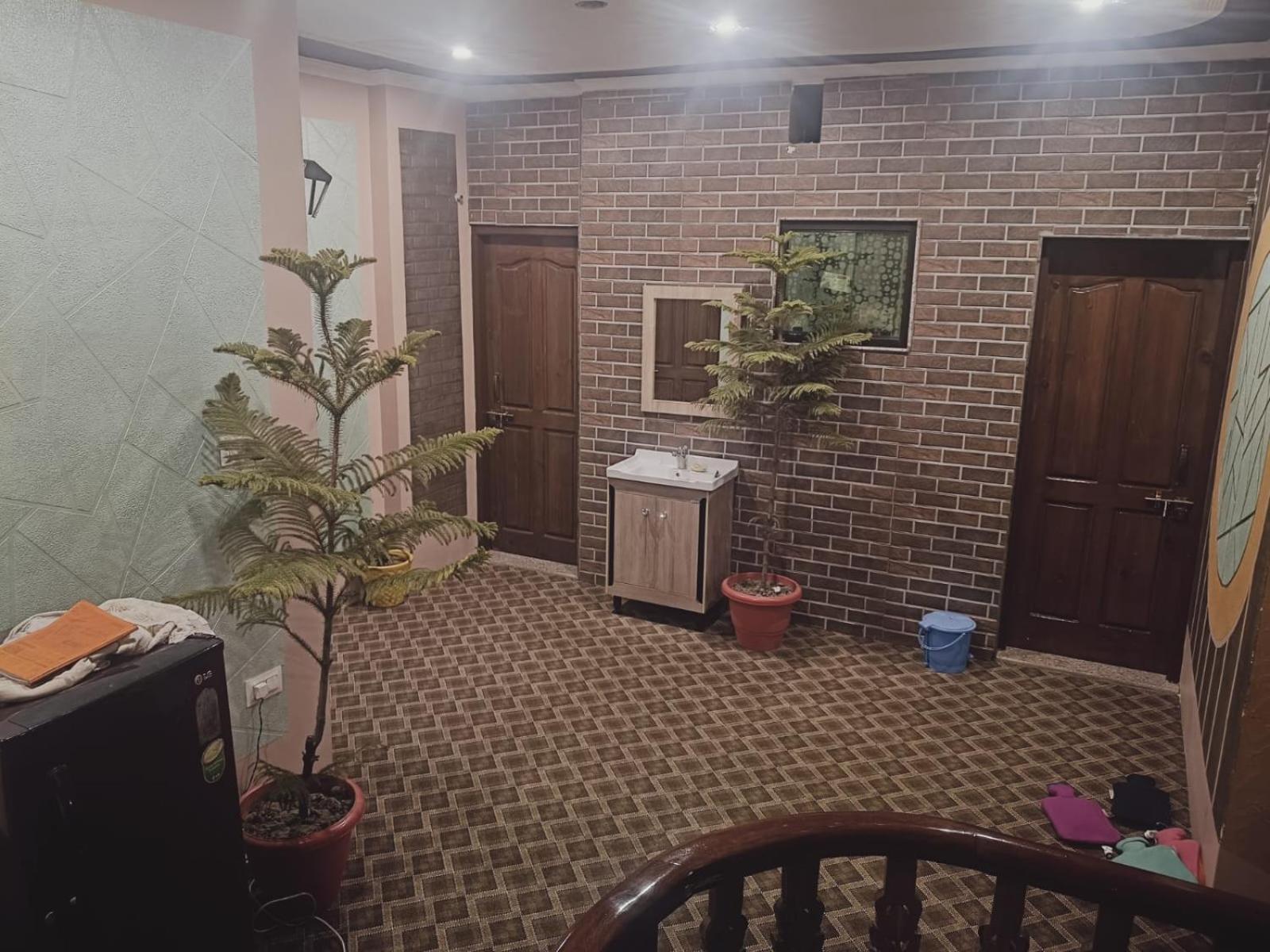 Guest Care Homestay Srinagar (Jammu and Kashmir)