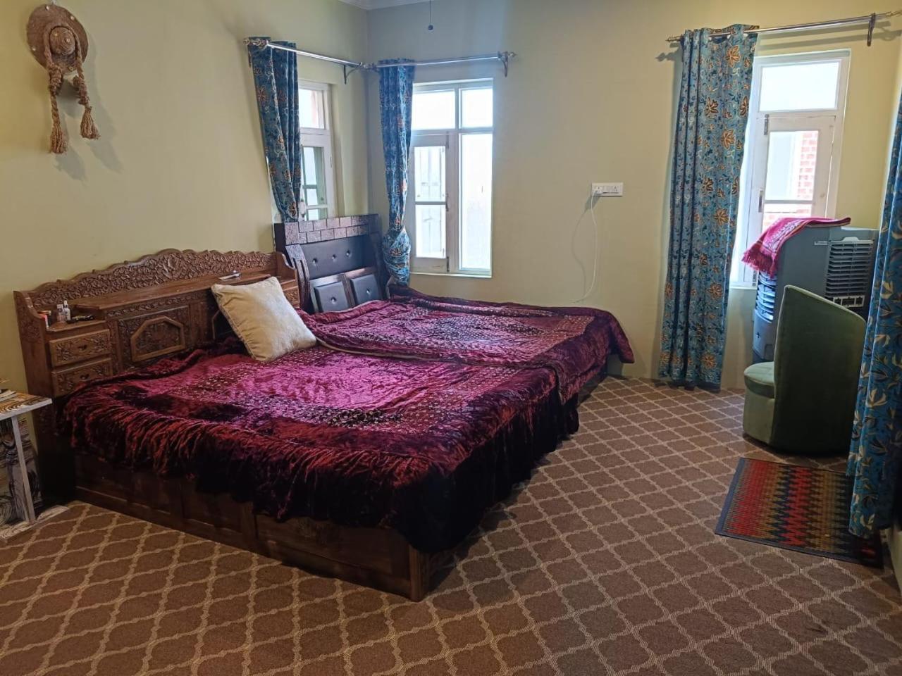 Guest Care Homestay Srinagar (Jammu and Kashmir)