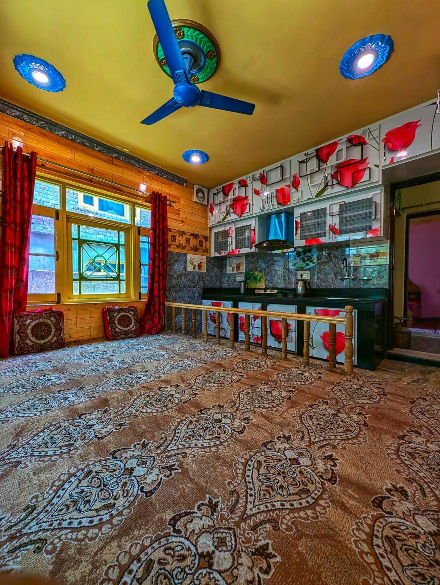 Homestay In Kashmir Srinagar (Jammu and Kashmir)