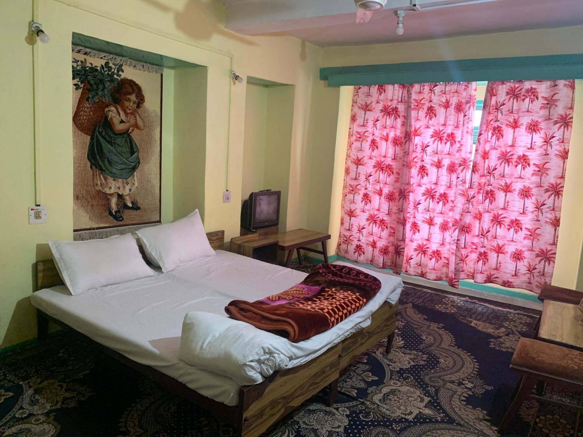 Embassy 3* Srinagar (Jammu and Kashmir)