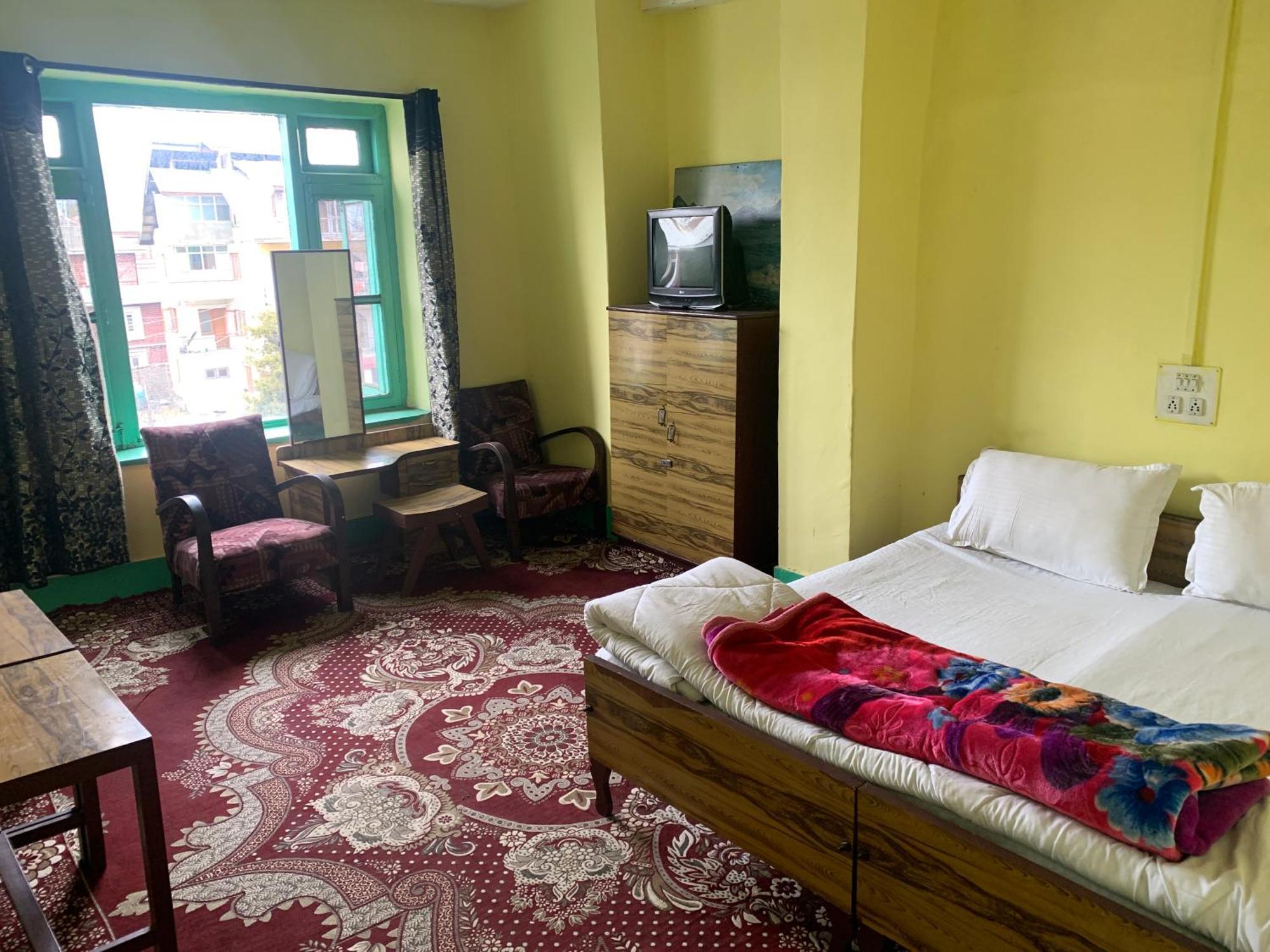 Embassy 3* Srinagar (Jammu and Kashmir)