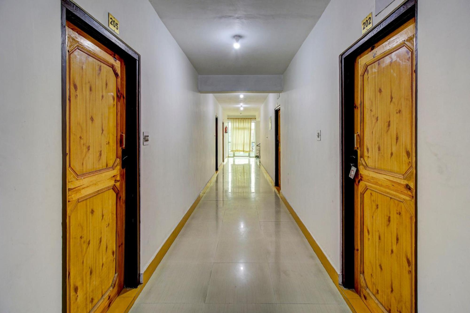 Hotel O Delhi Star