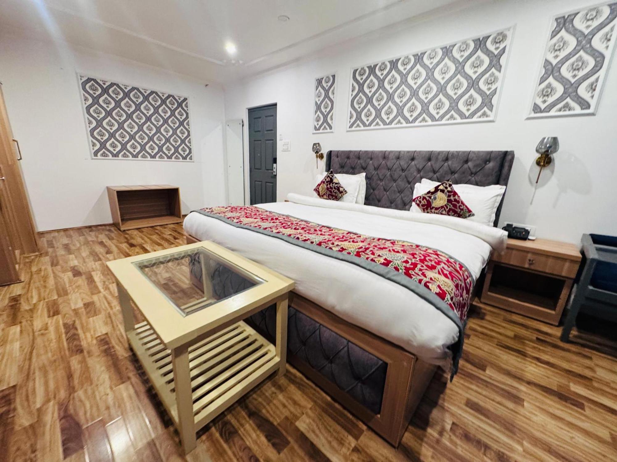 De Elaaf The Luxury 4* Srinagar (Jammu and Kashmir)