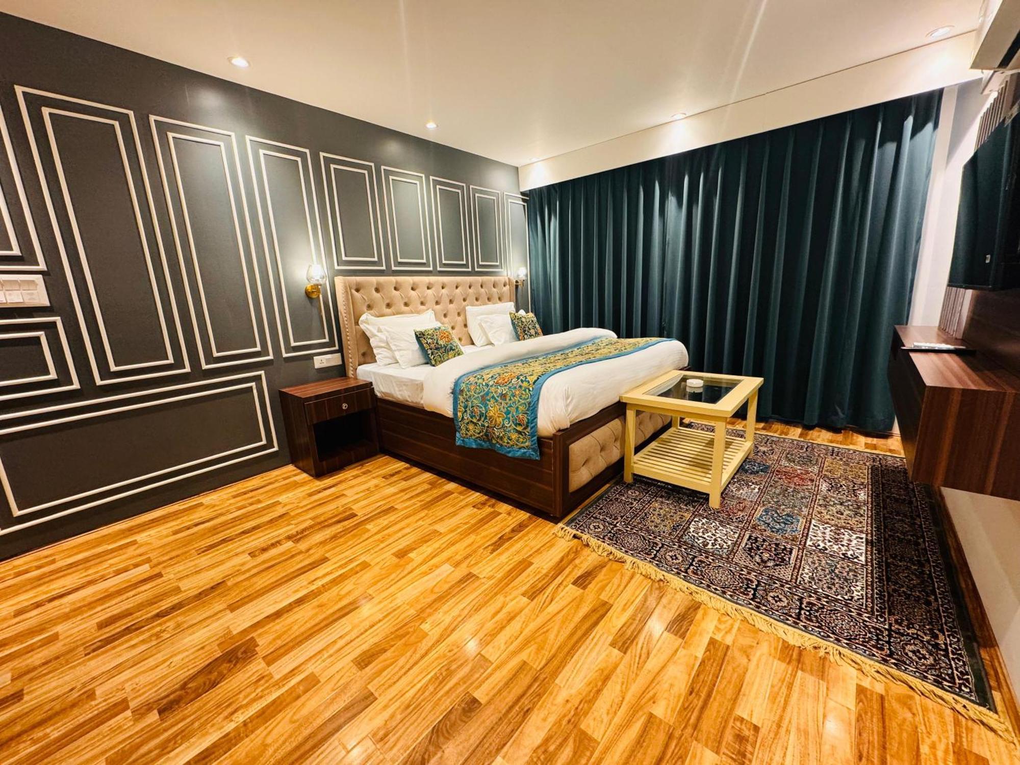 De Elaaf The Luxury