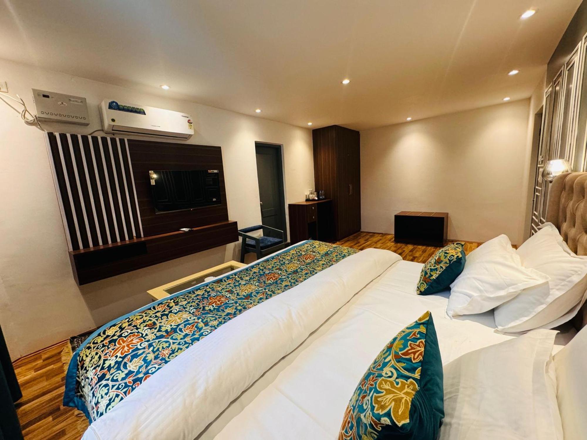 De Elaaf The Luxury Hotel Srinagar (Jammu and Kashmir)