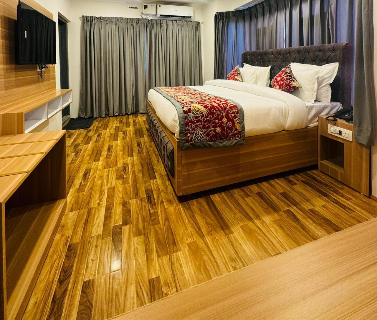 Hotel De Elaaf The Luxury Srinagar (Jammu and Kashmir)
