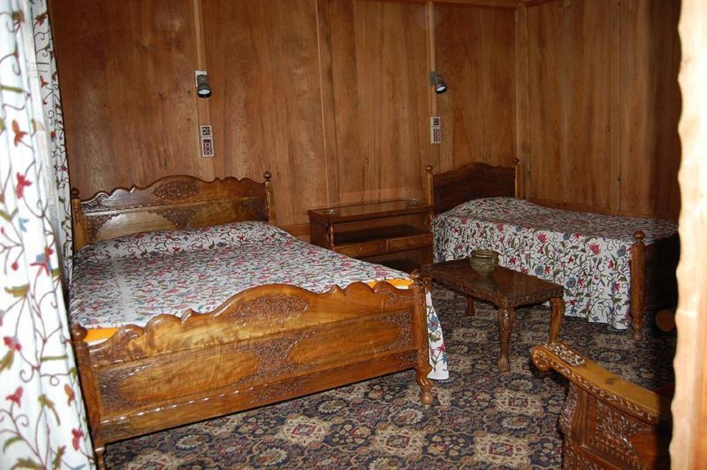 New Lucky Star Group Of Houseboats Srinagar (Jammu and Kashmir)