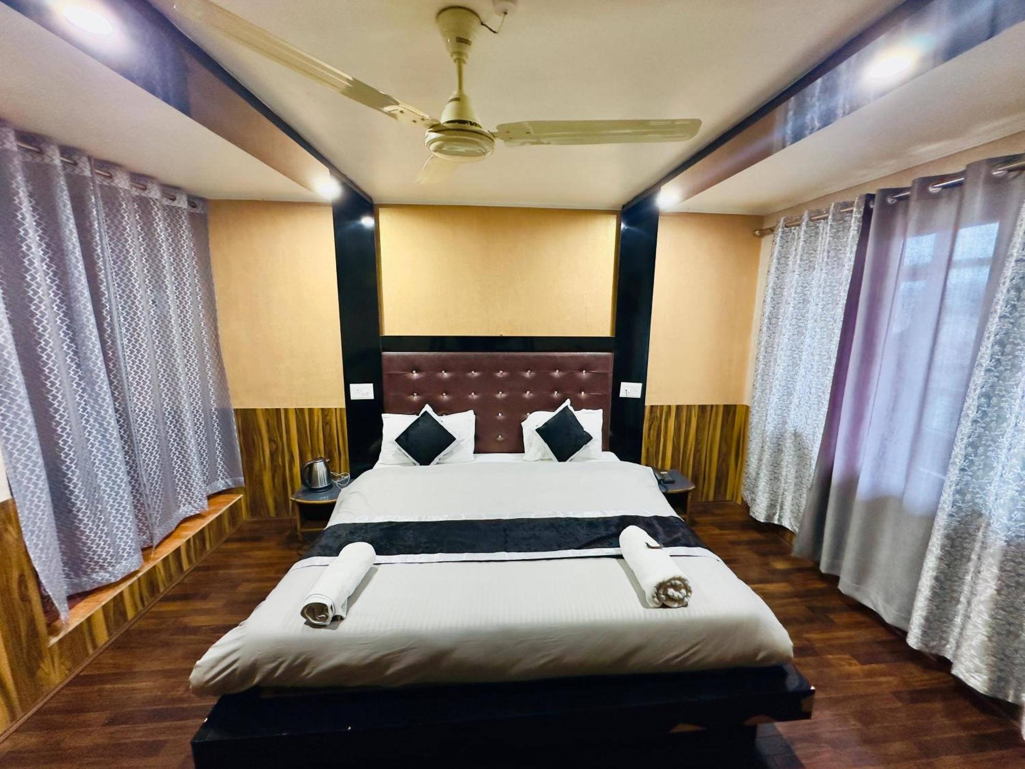 Luxury Hotel