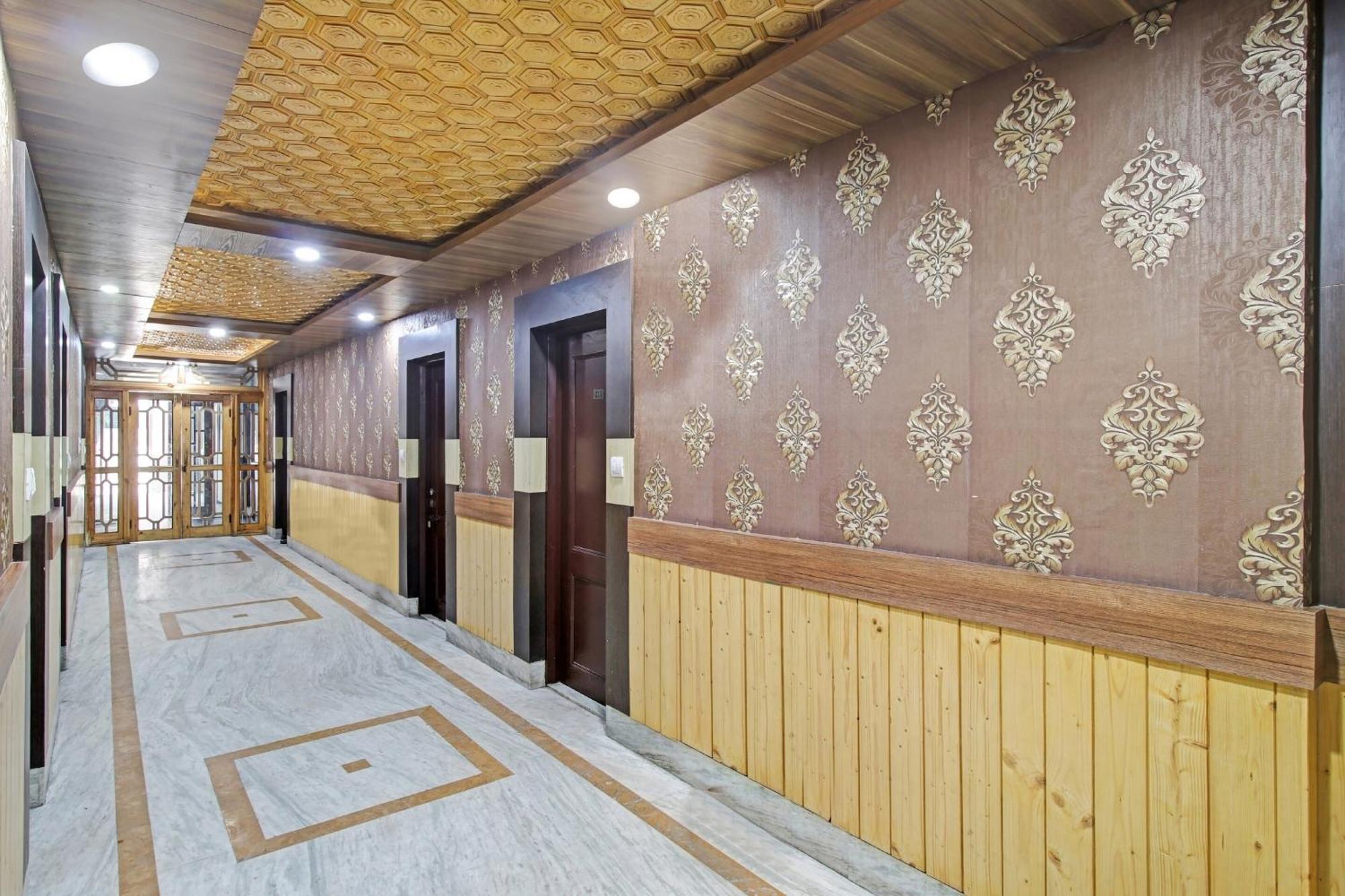 Hotel O The Oshin & Restaurant Srinagar (Jammu and Kashmir)