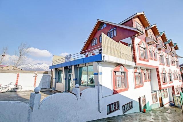 Grand Heart Hotel Srinagar (Jammu and Kashmir)
