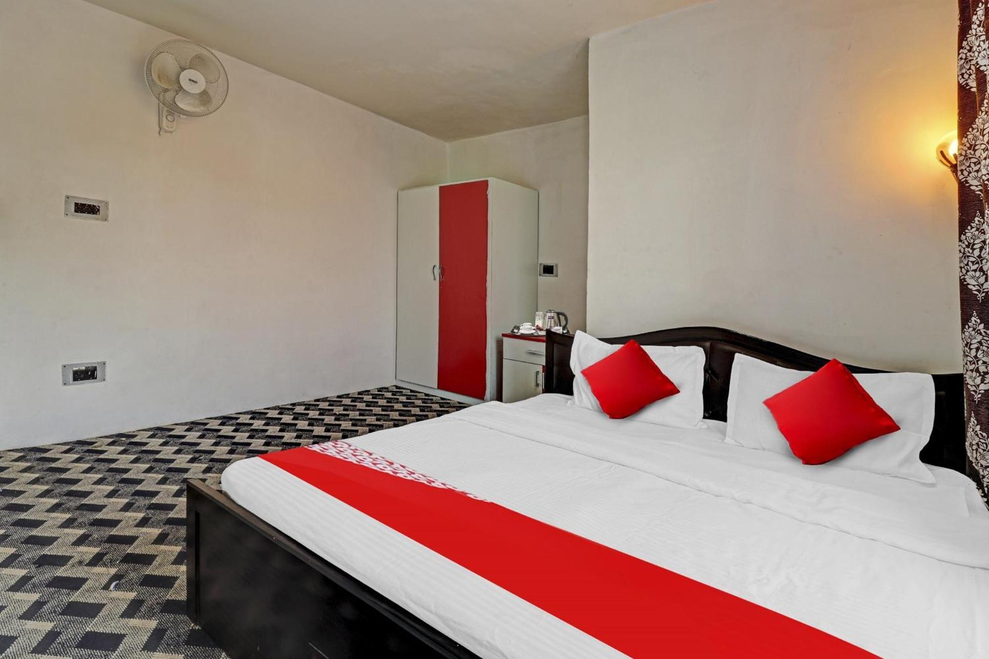 Hotel O Eco Srinagar (Jammu and Kashmir)