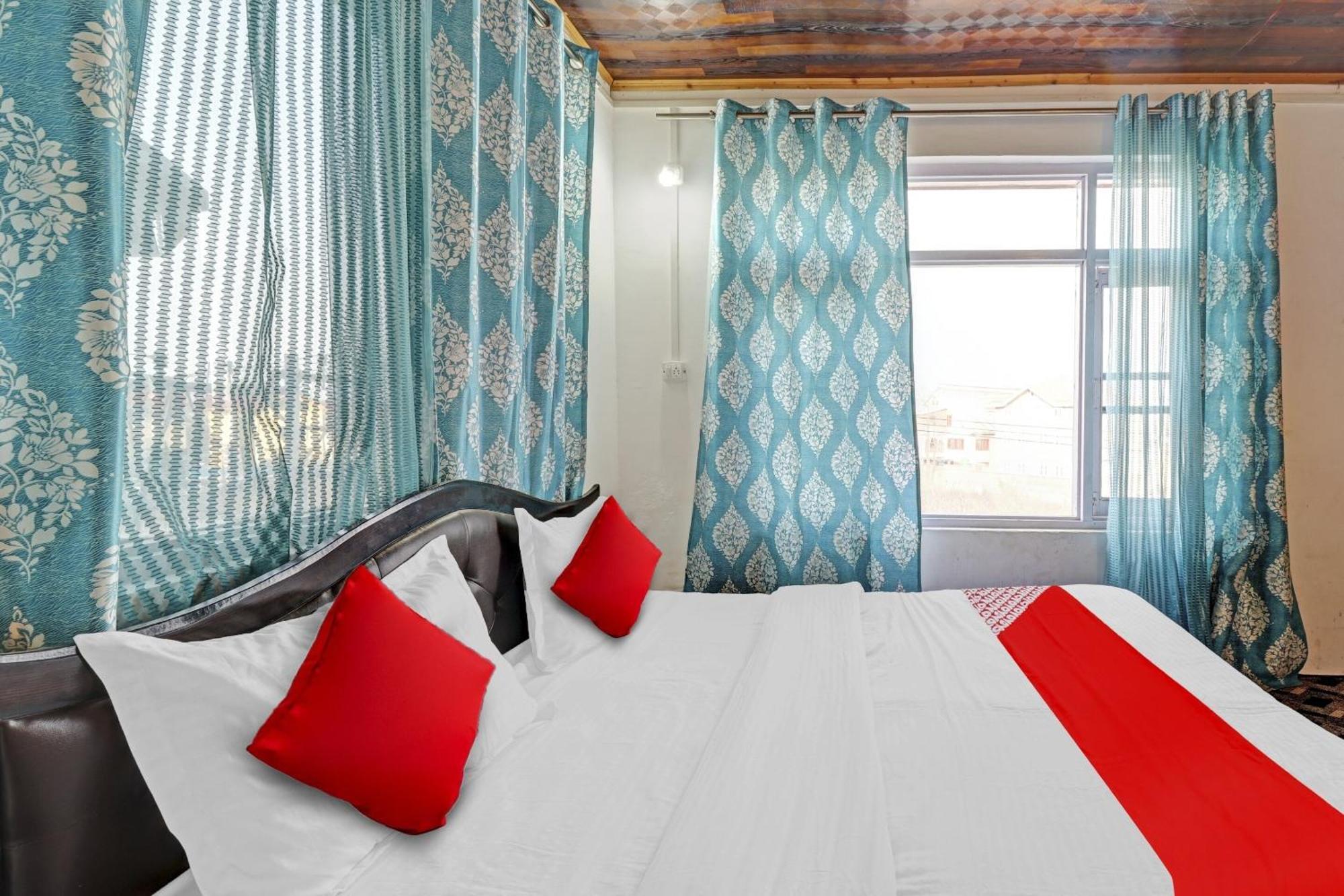 Hotel O Eco Srinagar (Jammu and Kashmir)