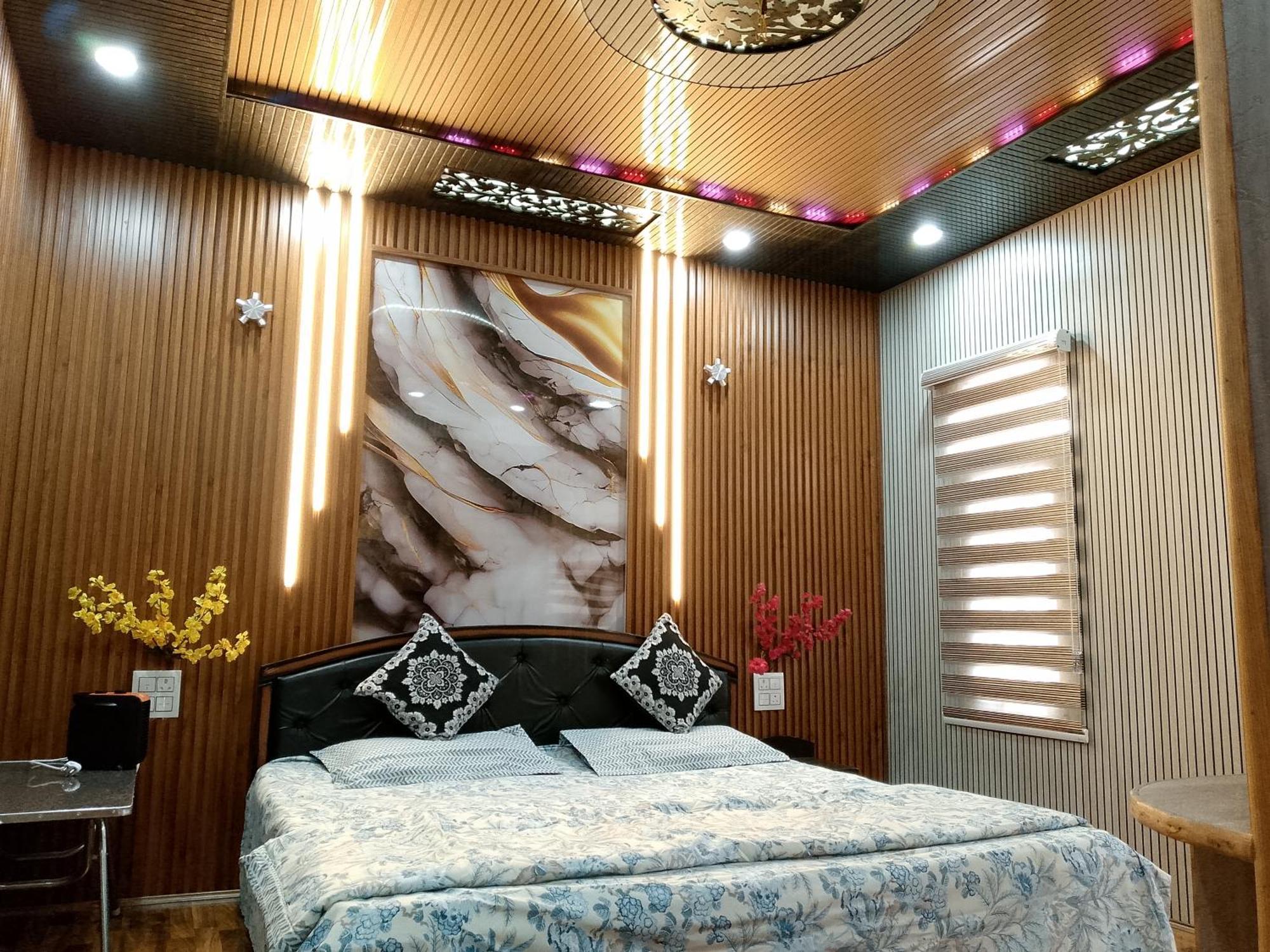 Dream Live Srinagar (Jammu and Kashmir)