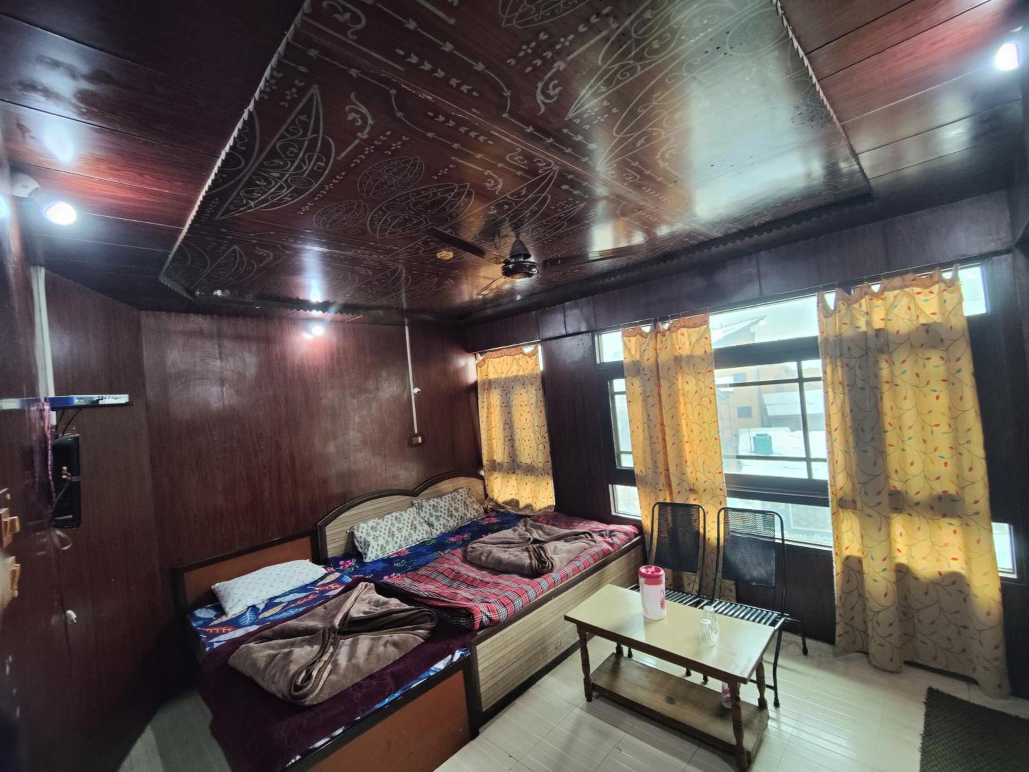 Sharjah Kashmir Hotel