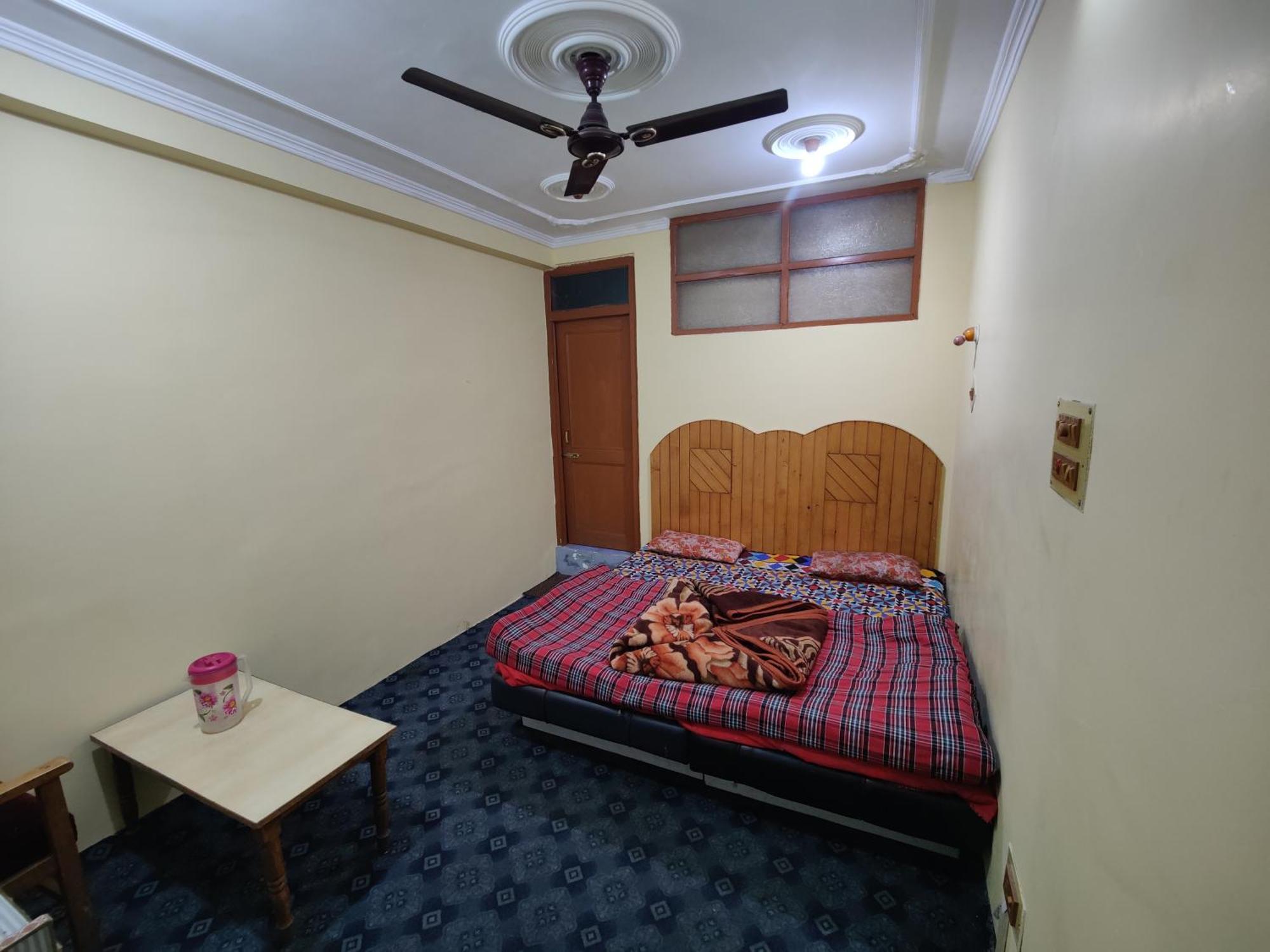 Hotel Sharjah Kashmir