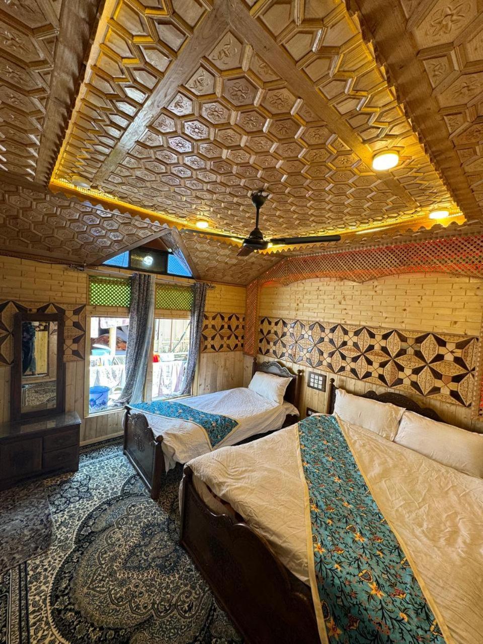 Dalalke Houseboats Hotel 3*