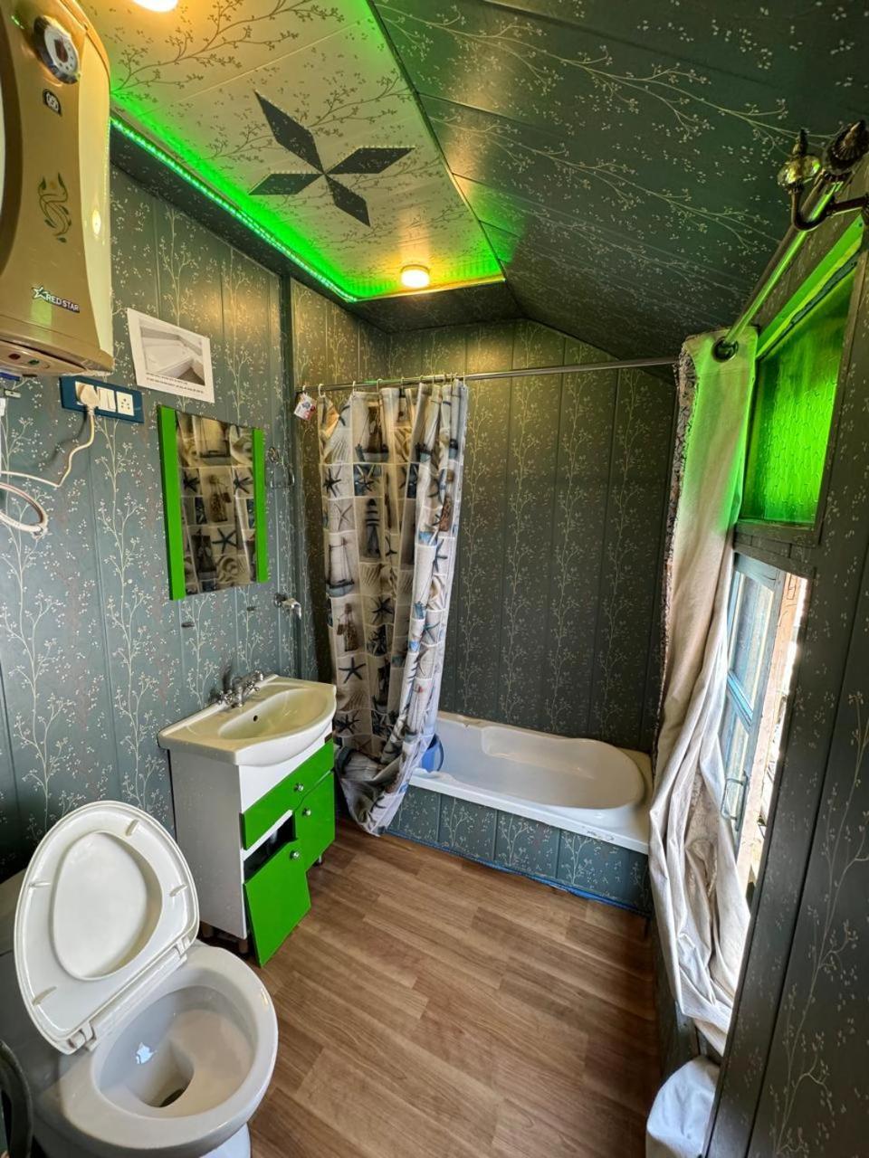 Dalalke Houseboats 3*