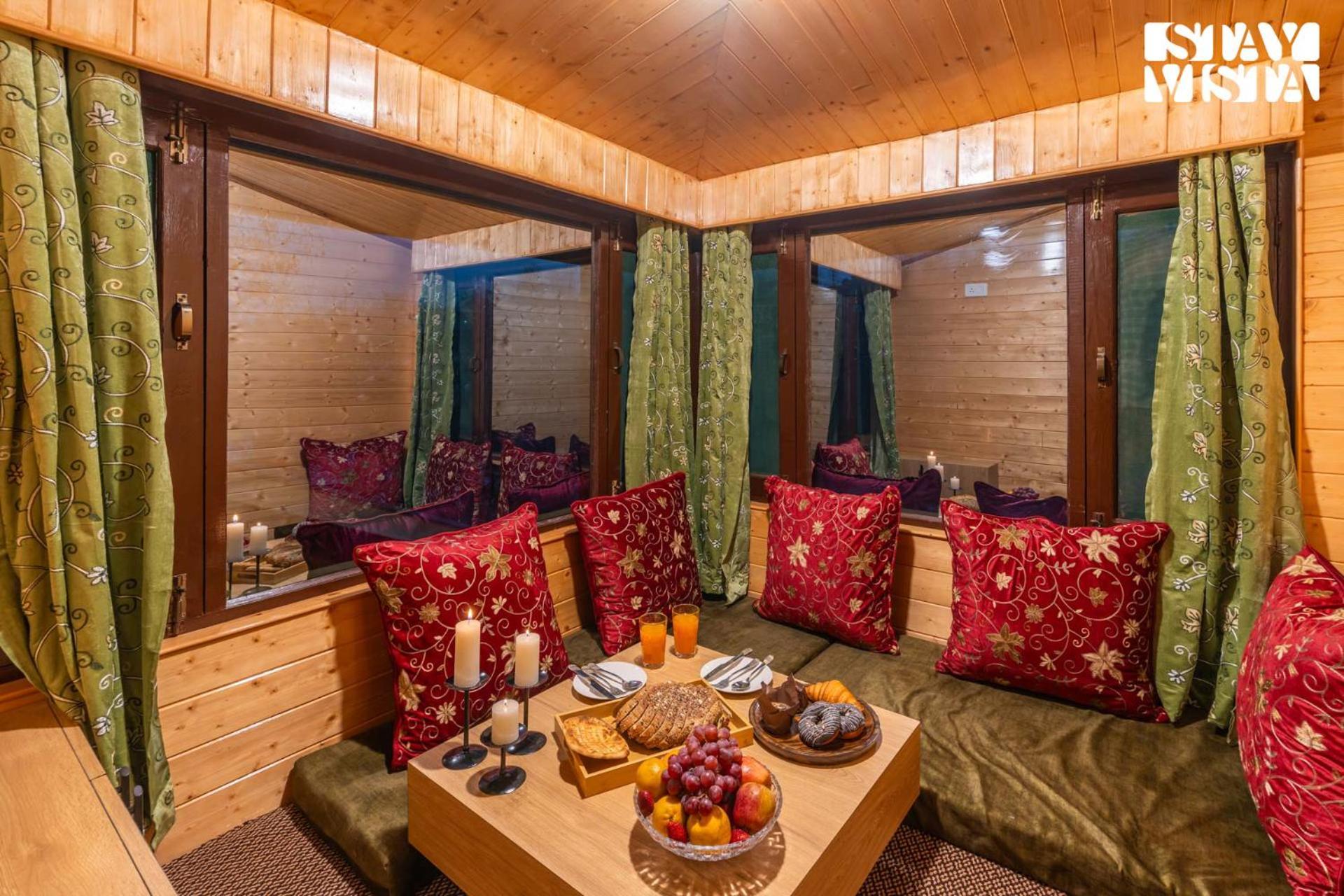 Stayvista At Riverscape With Views, Wifi, Heater Villa *