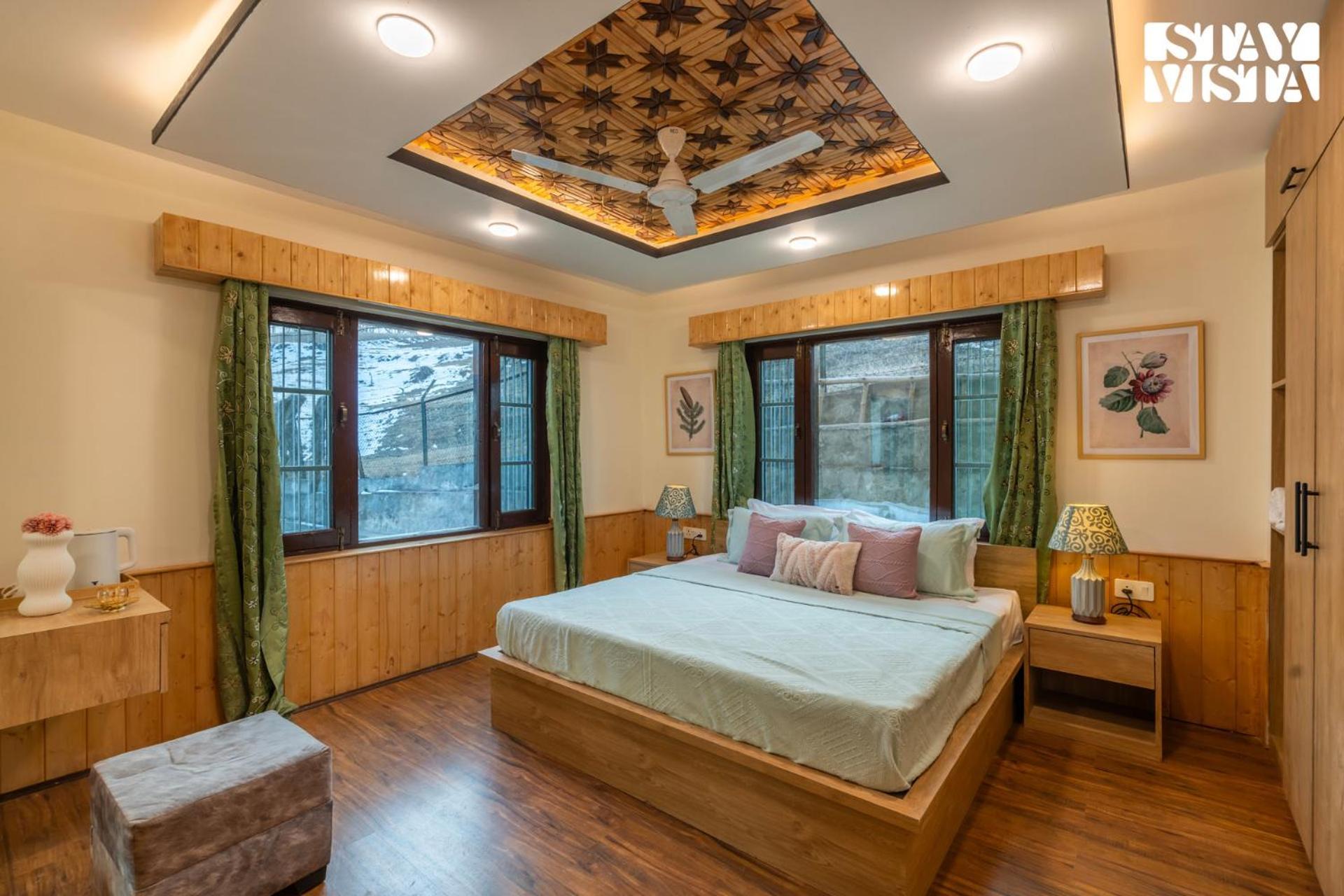 Villa Stayvista At Riverscape With Views, Wifi, Heater *
