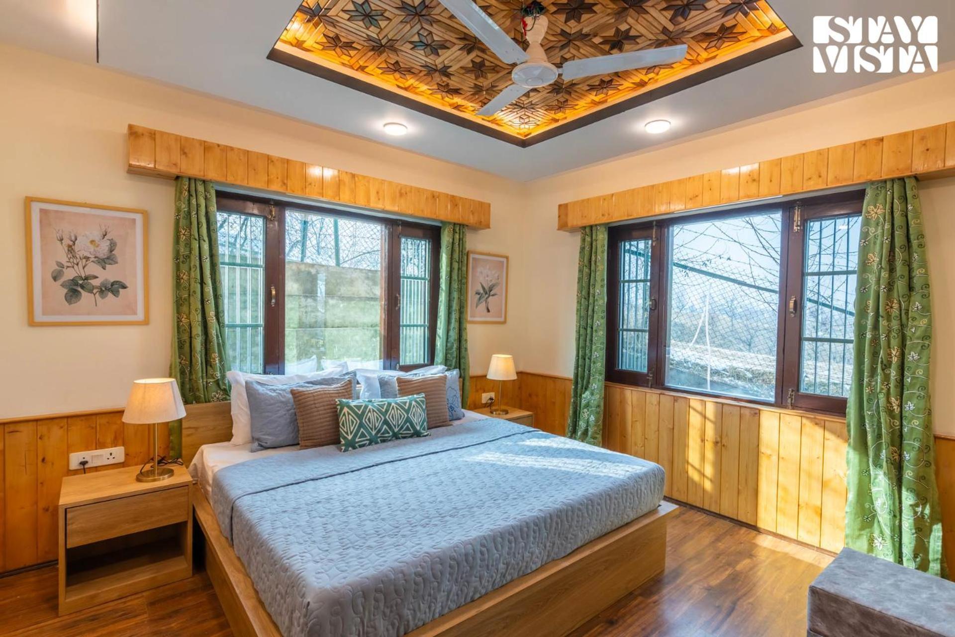 Villa Stayvista At Riverscape With Views, Wifi, Heater *