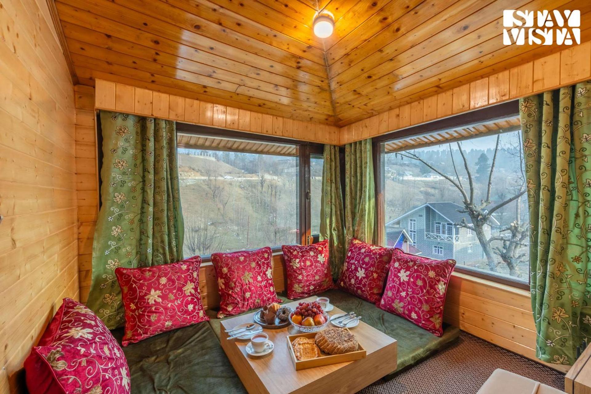 Stayvista At Riverscape With Views, Wifi, Heater Villa