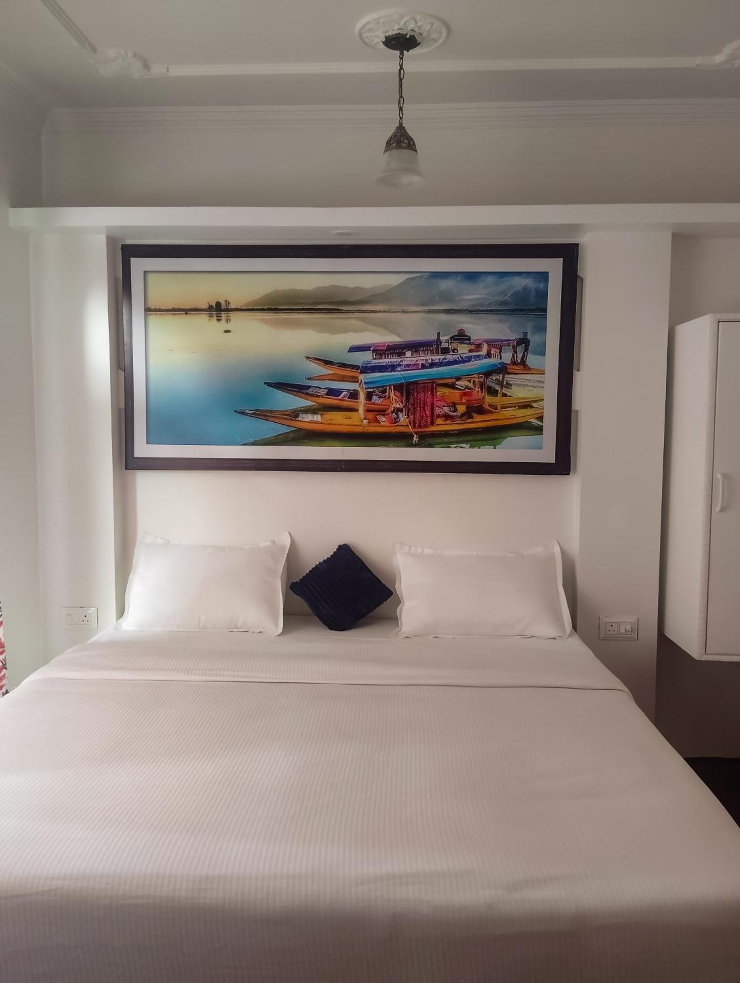 Sara 3* Srinagar (Jammu and Kashmir)