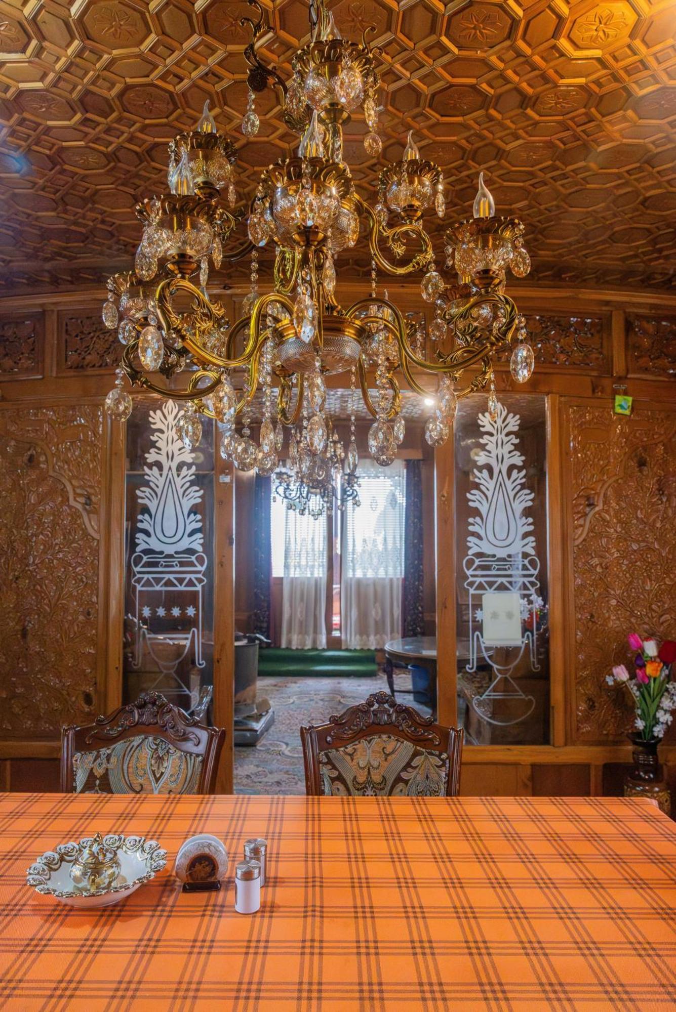 Goona Palace Houseboats Botel