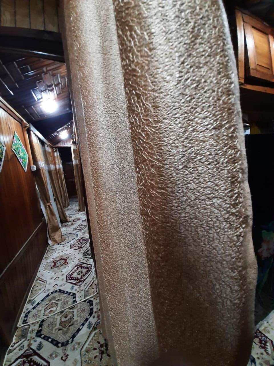 Houseboat Hotel