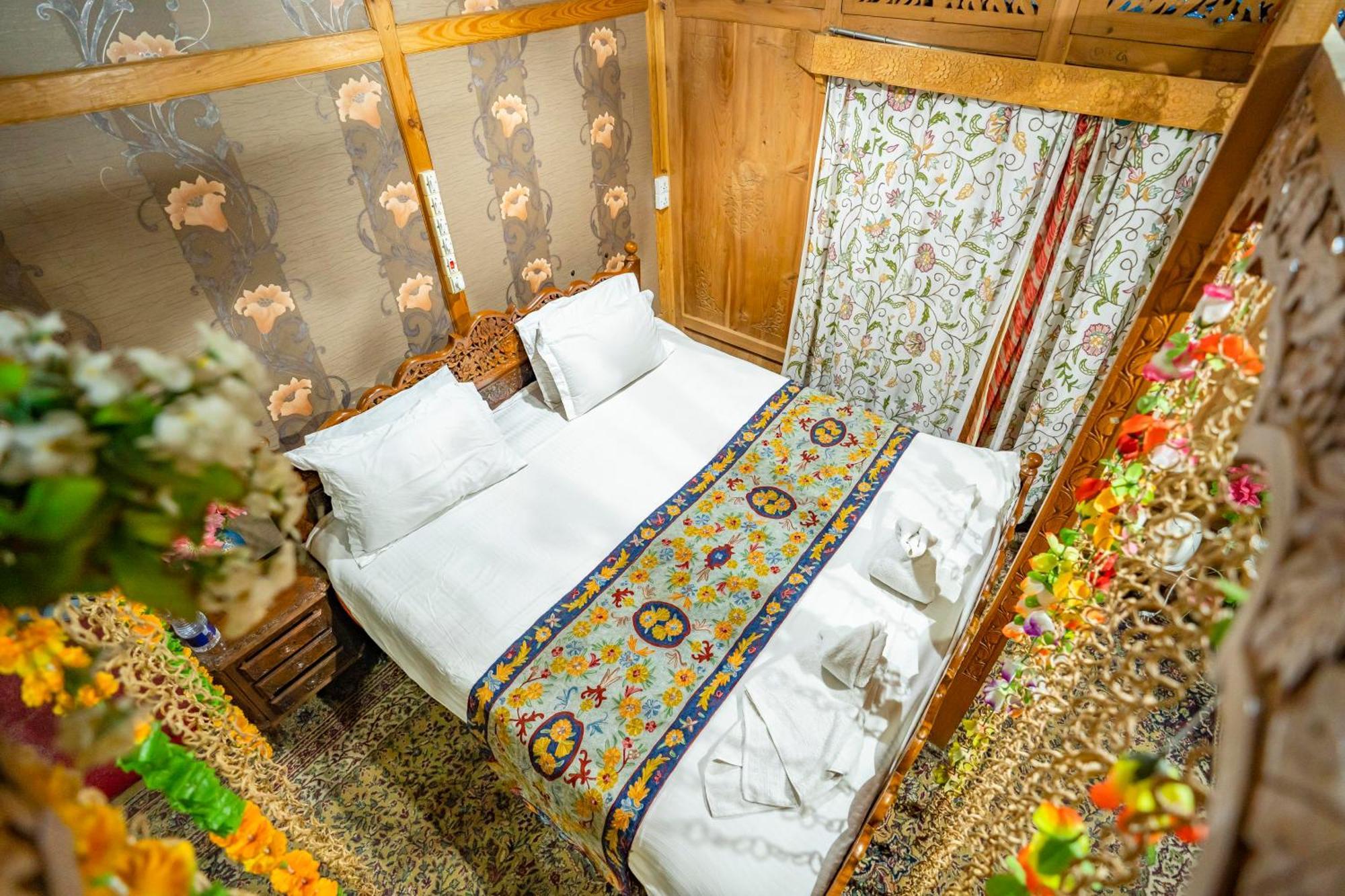 Hotel The Hareem Group Of Houseboats Srinagar (Jammu and Kashmir)