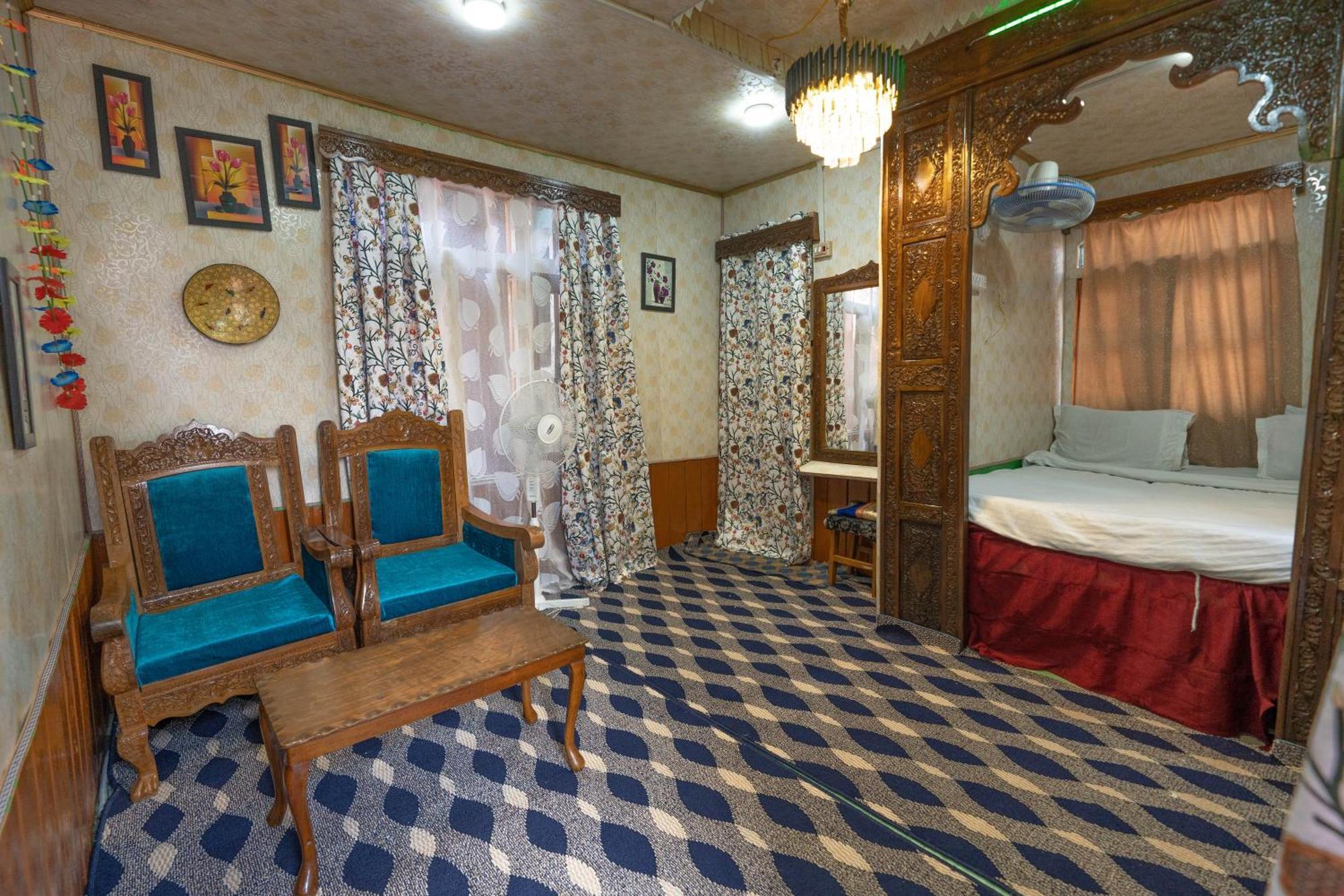 The Hareem Group Of Houseboats 4*