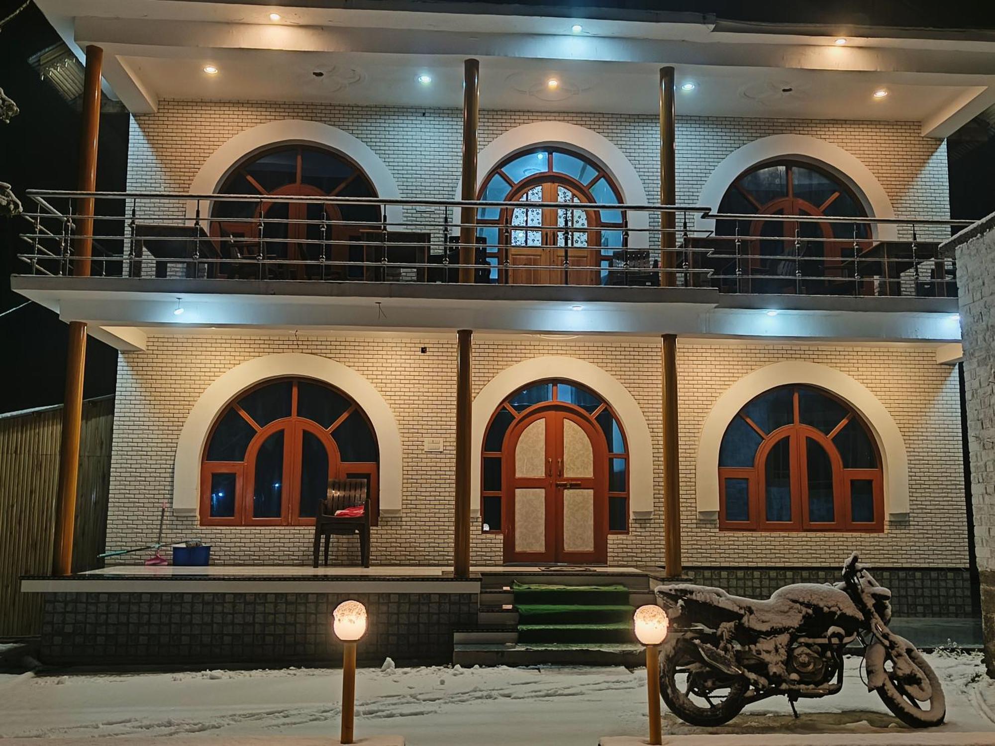 Damir Palace Hotel 4*