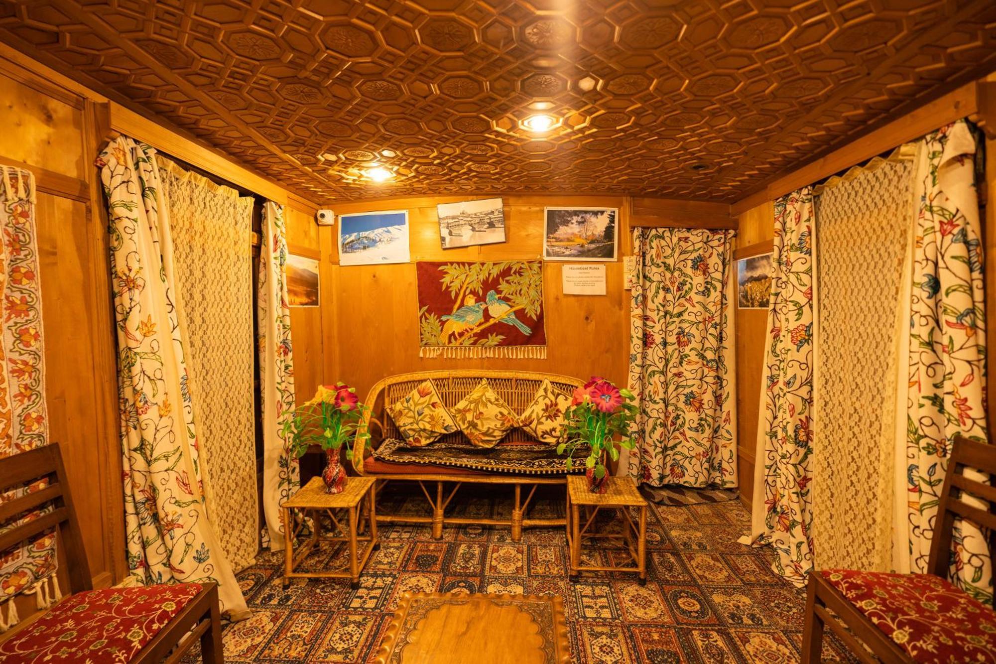 The Hareem Group Of Houseboats