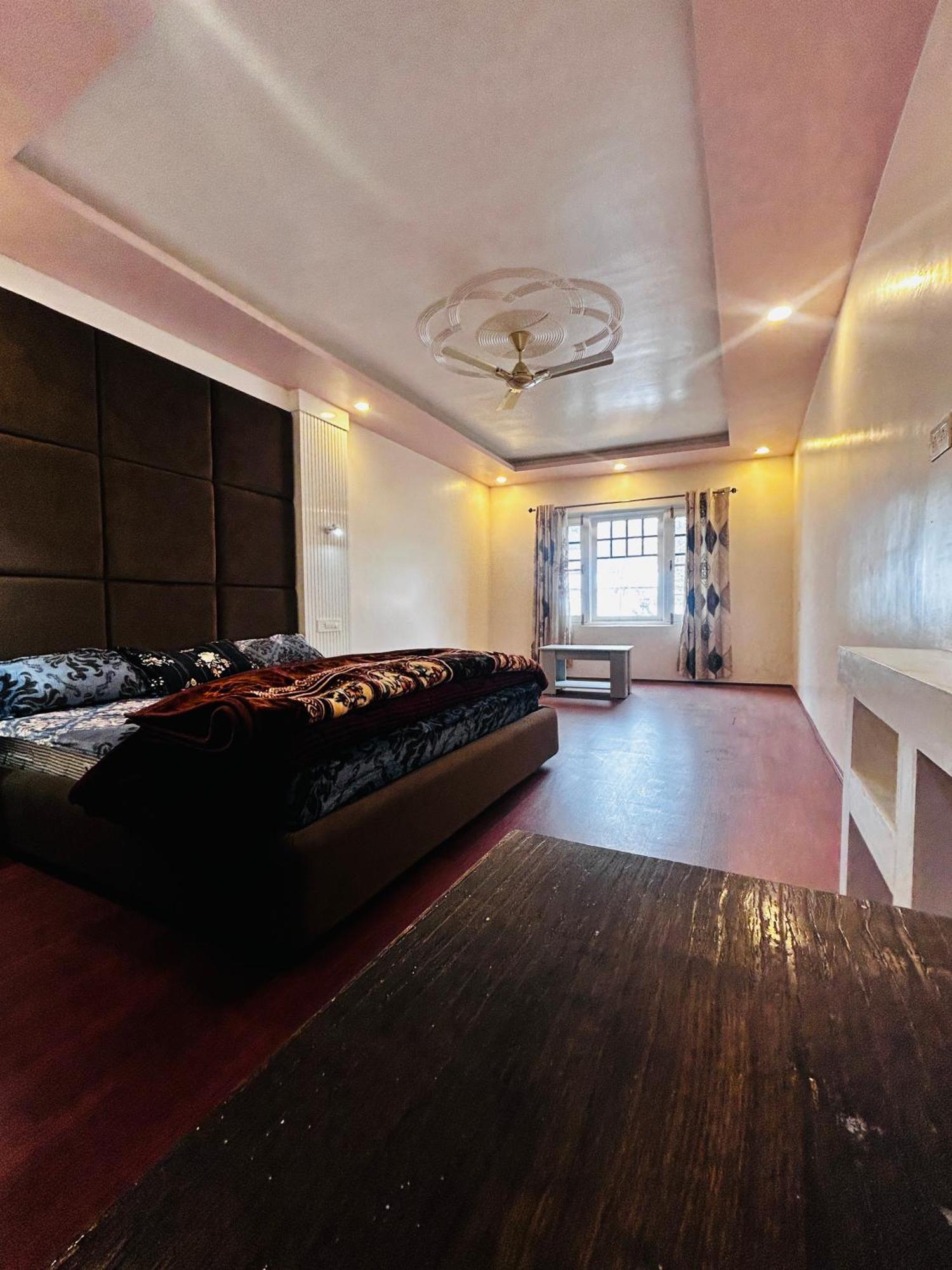 Golden Retreat Srinagar (Jammu and Kashmir)