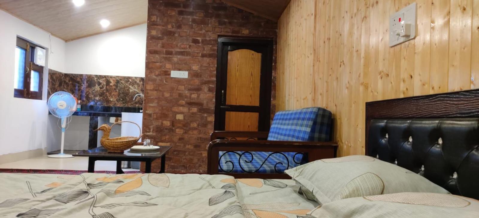 Zoz Hazratbal Guest house
