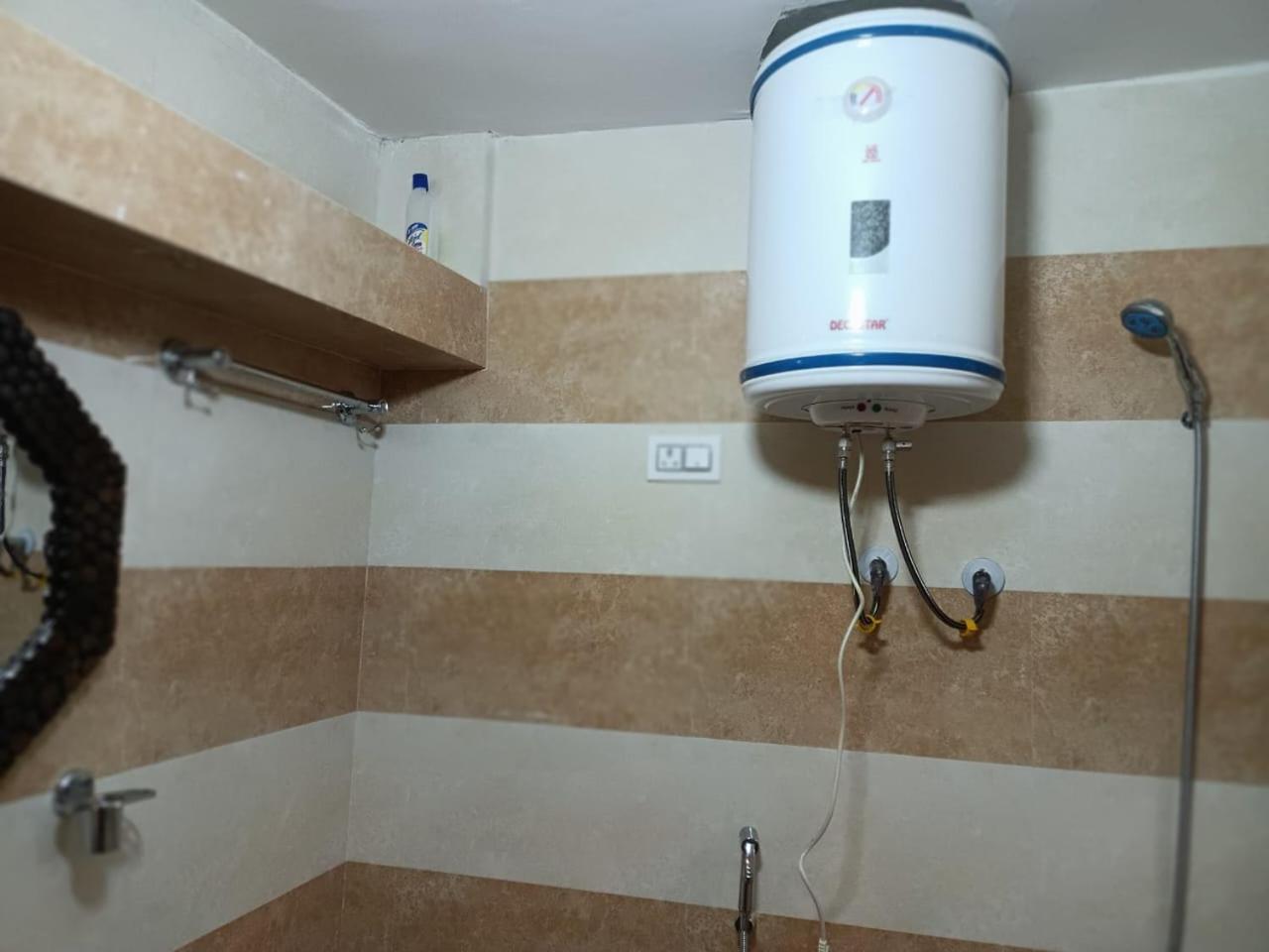Guest house Zoz Hazratbal Srinagar (Jammu and Kashmir)