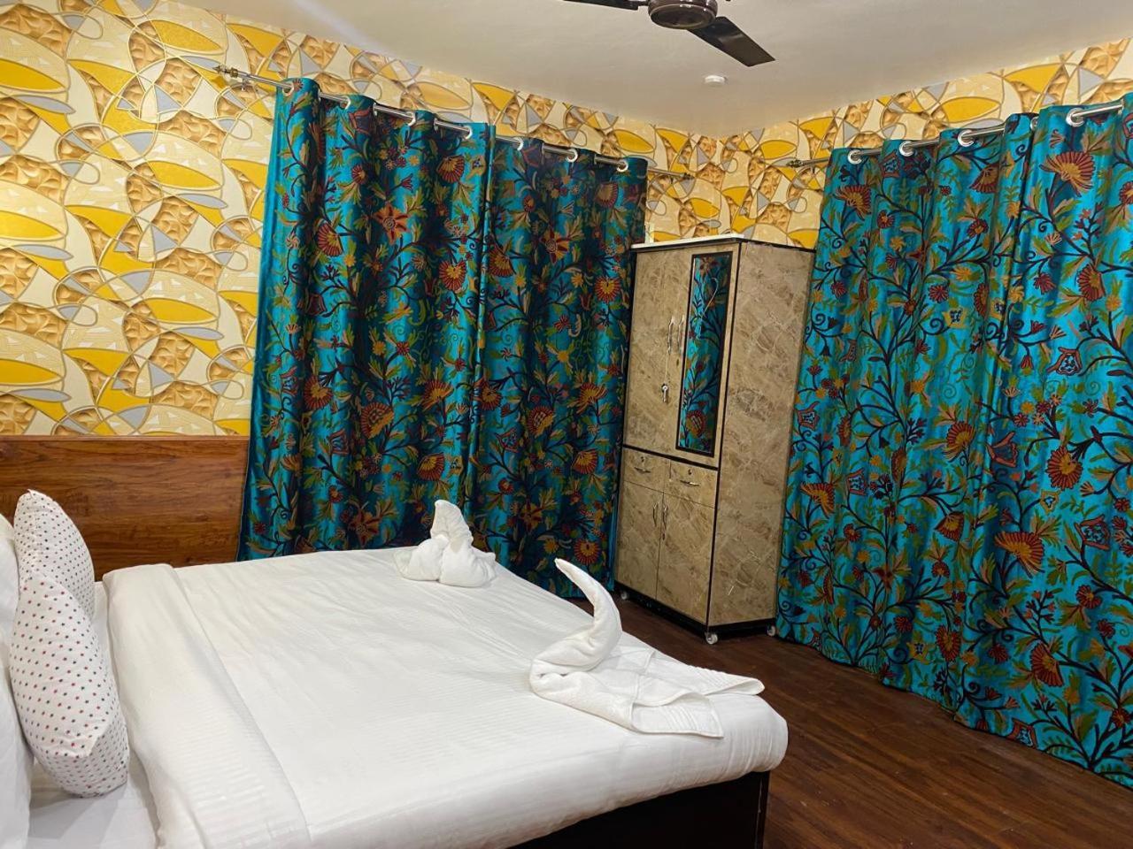 Hotel Naseem Srinagar (Jammu and Kashmir)