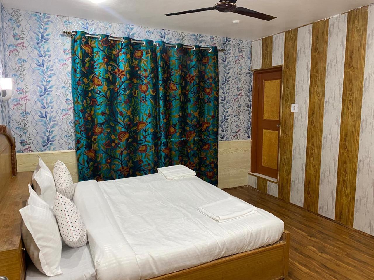 Naseem 3* Srinagar (Jammu and Kashmir)