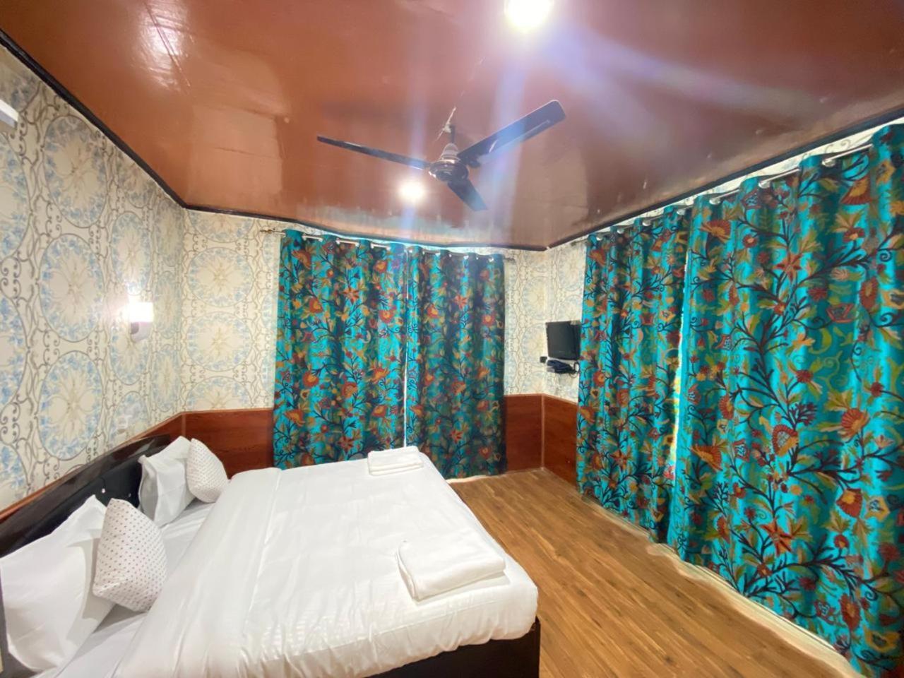 Naseem Hotel 3*