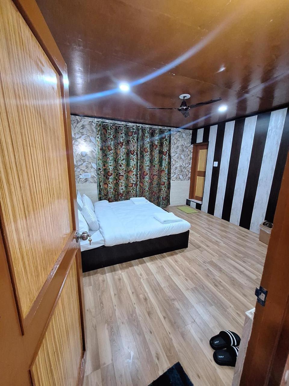 Naseem 3* Srinagar (Jammu and Kashmir)