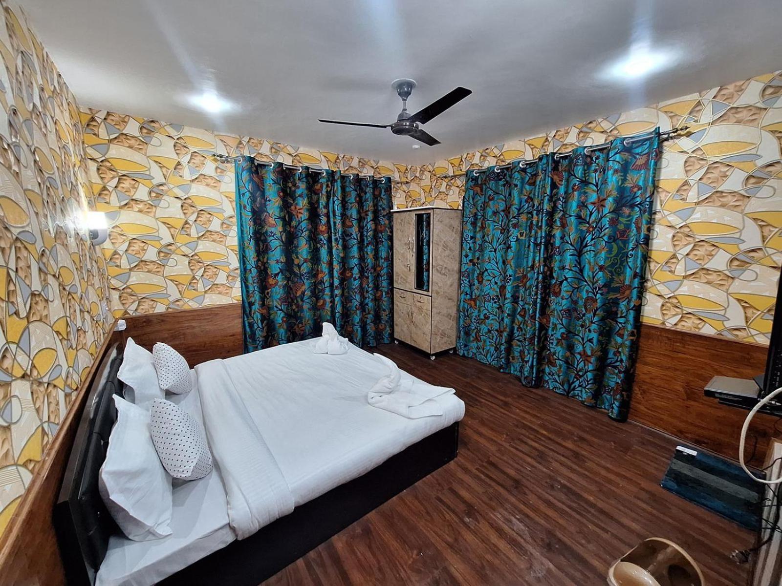 Naseem Srinagar (Jammu and Kashmir)