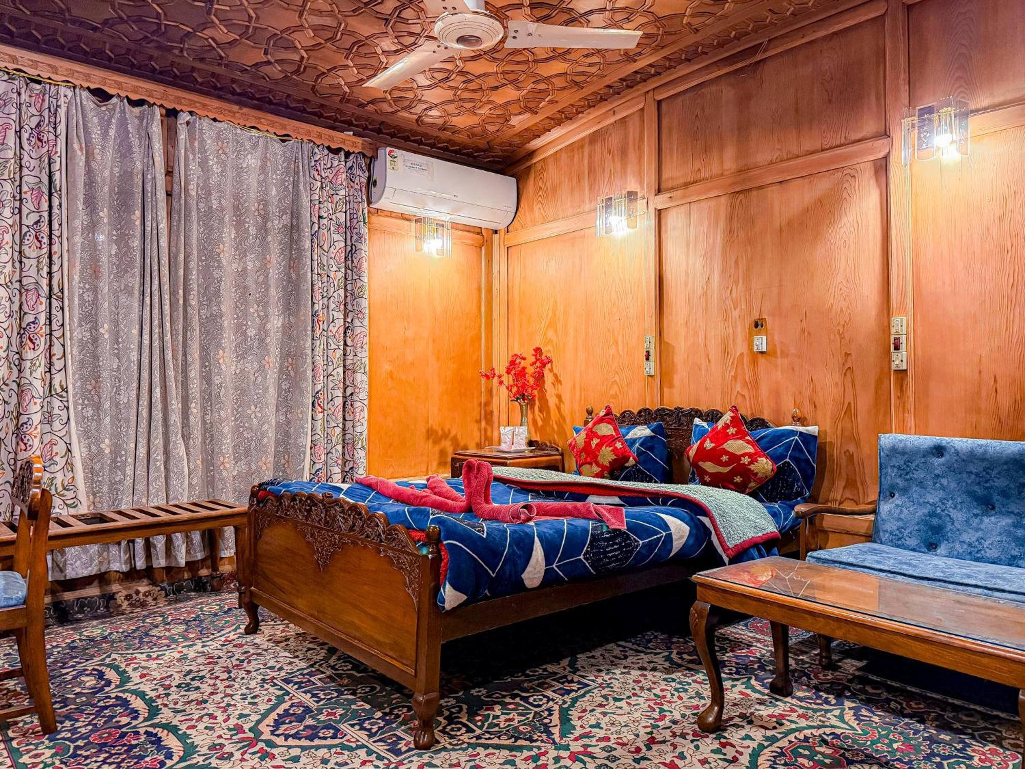 Dal Heritage Houseboat New Manila 3* Srinagar (Jammu and Kashmir)