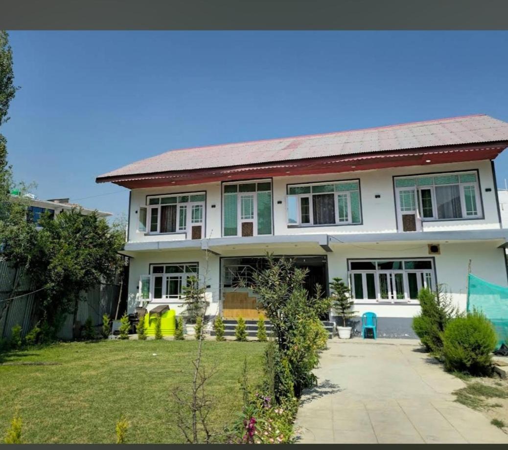 Mansion Srinagar (Jammu and Kashmir)