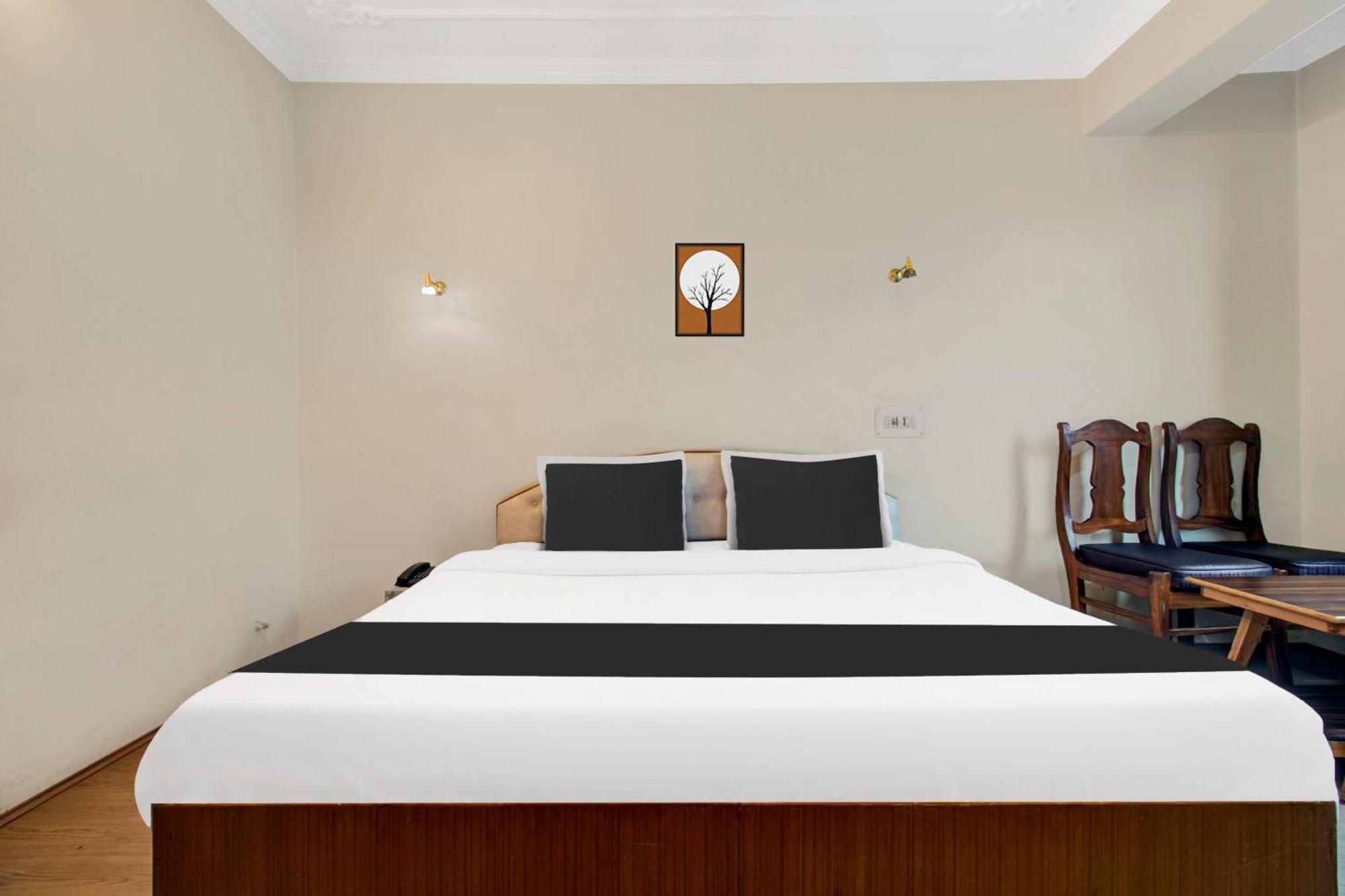 Super Townhouse Rajbagh Formerly Modern * Srinagar (Jammu and Kashmir)