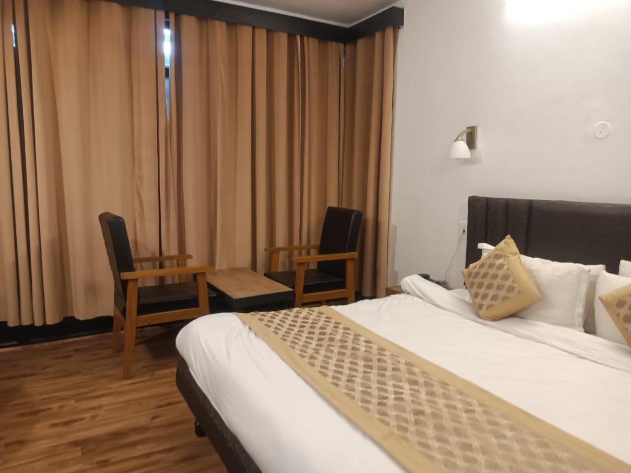 Hotel Zoz Jhelum River 3*