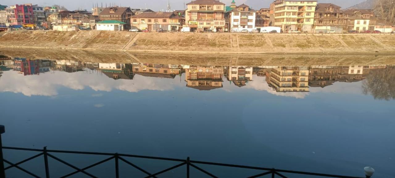 Hotel Zoz Jhelum River 3*