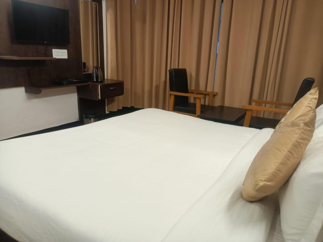 Zoz Jhelum River Hotel Srinagar (Jammu and Kashmir)