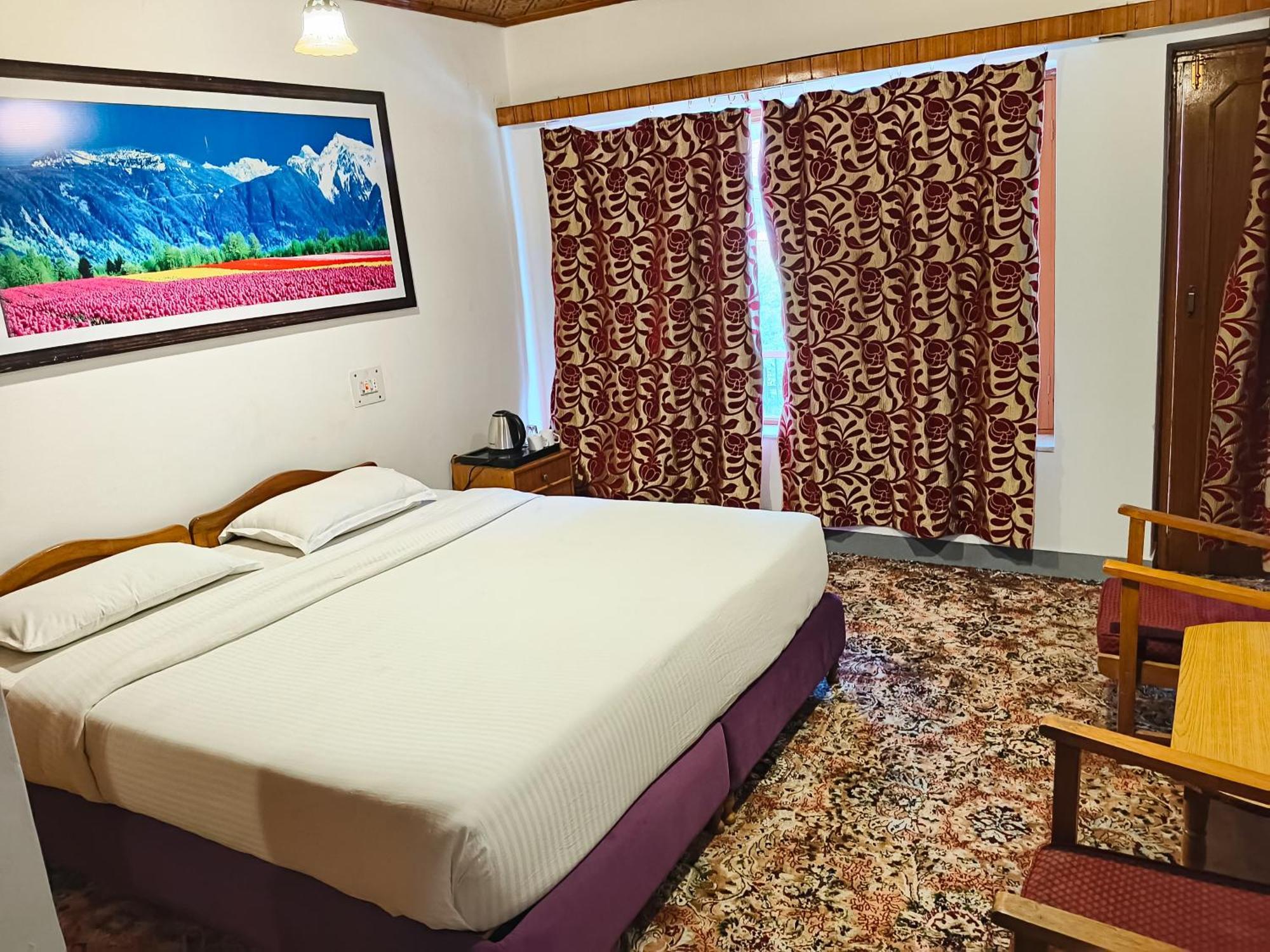 Season Palace Hotel 3*