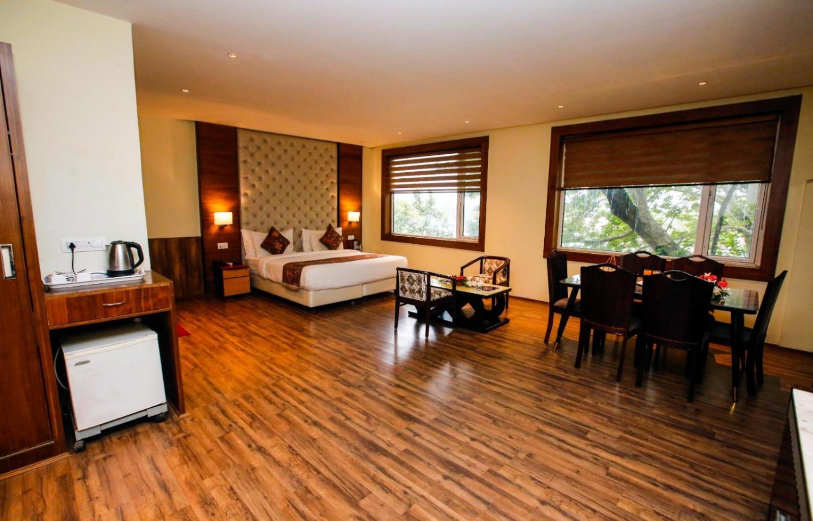 Hotel The Residency Srinagar (Jammu and Kashmir)