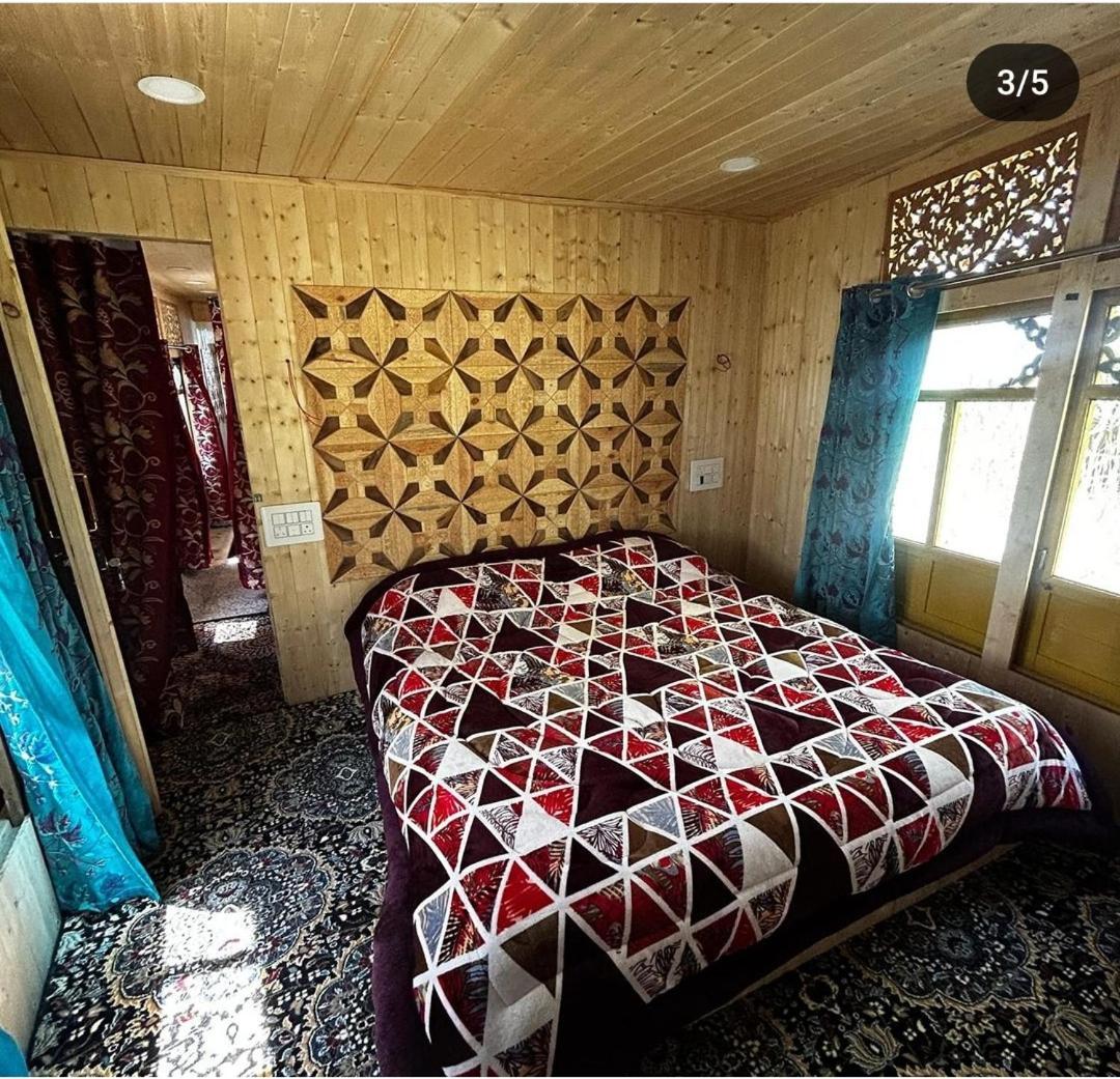 House Boat House Of Common
